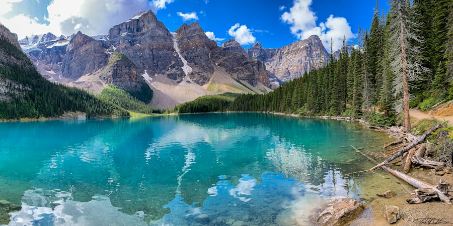 Blauw bergmeer in Canada