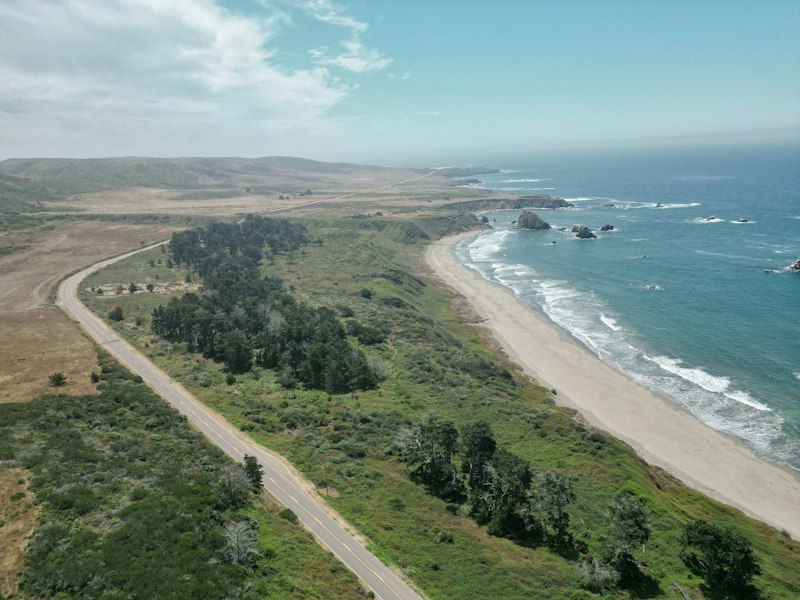 Kustweg langs de oceaan